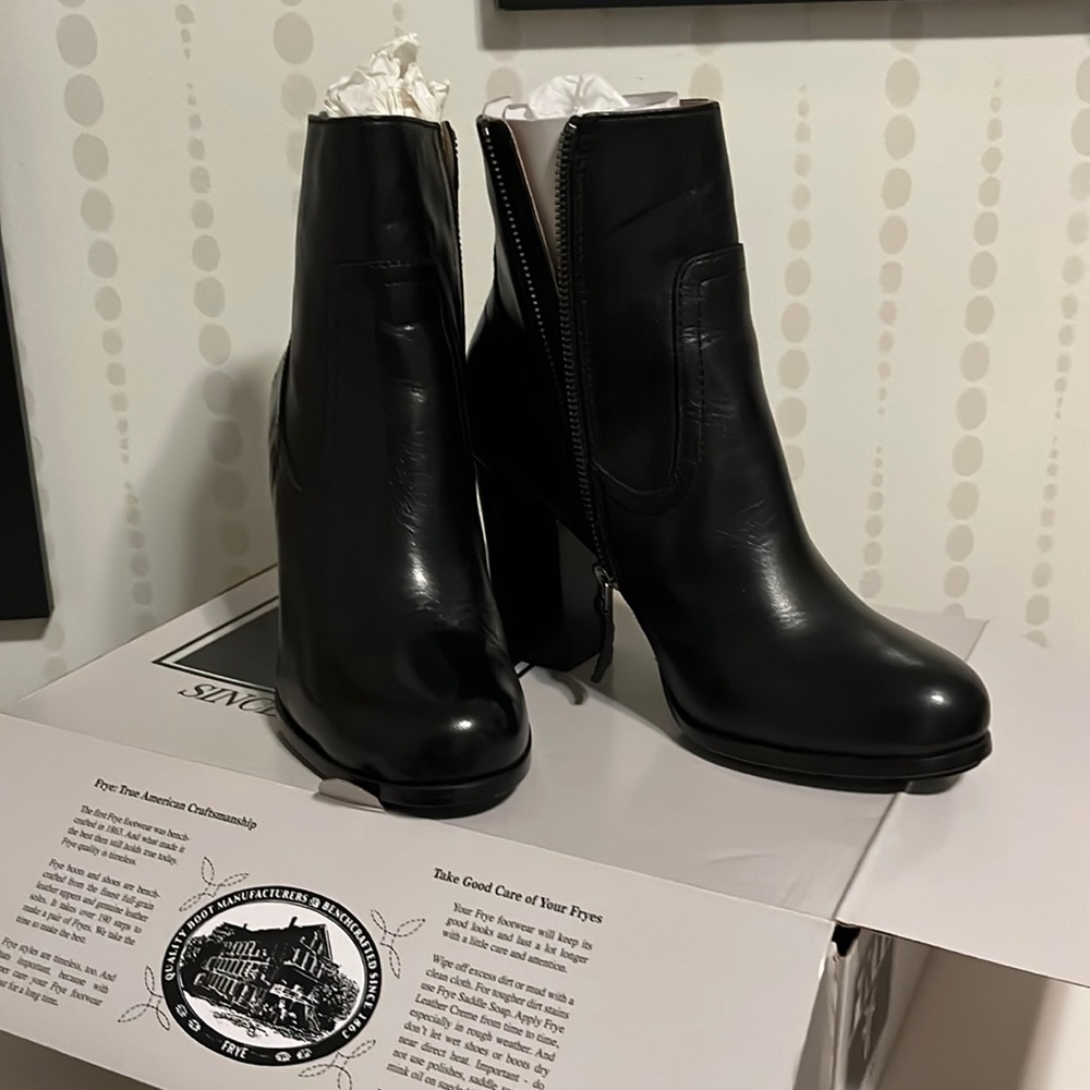 Frye Parker short boot